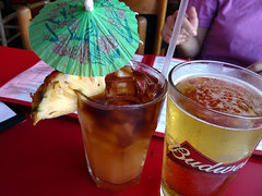マイタイに傘は定番