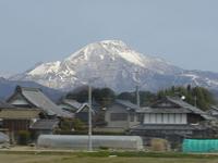 お山にはうっすら雪化粧